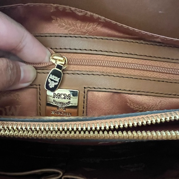 NWOT MCM AREN SAC BOOK TOTE - Picture 10 of 15